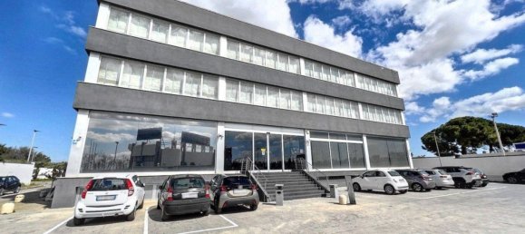 Коммерческая недвижимость 2800м² в Лечче, Италия № 374909 18