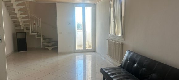 Dúplex de 3 habitaciónes en Comacchio, Italy No. 285659 4