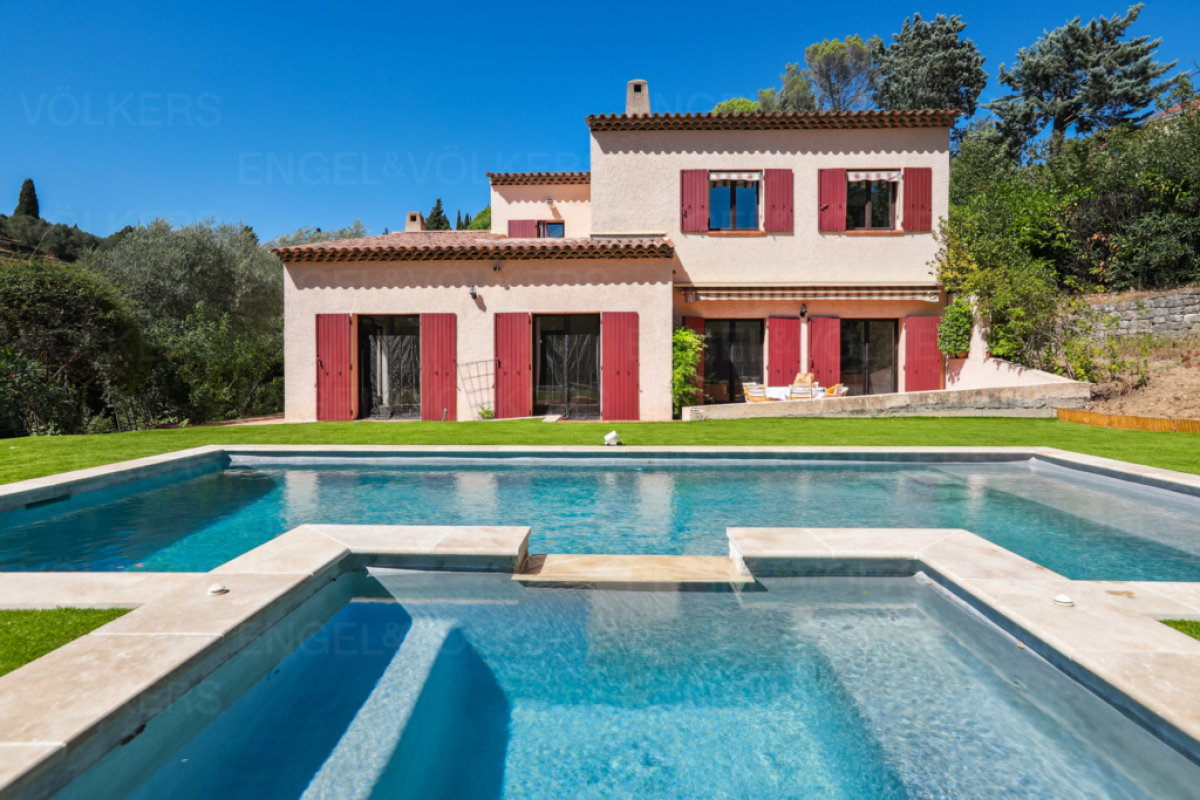 5 Schlafzimmer Villa in Grasse, France, Nr. 344330