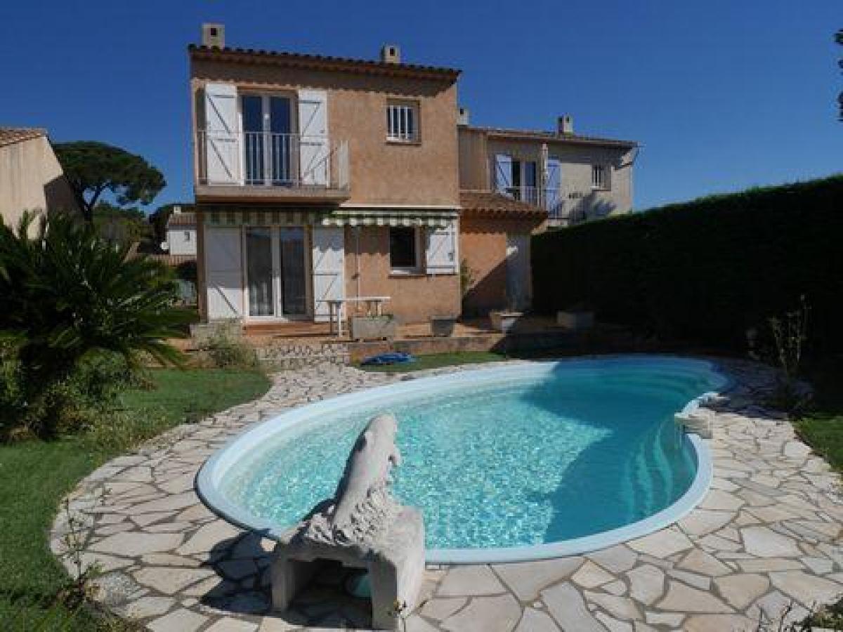 2 bedrooms House in Frejus, France No. 10427
