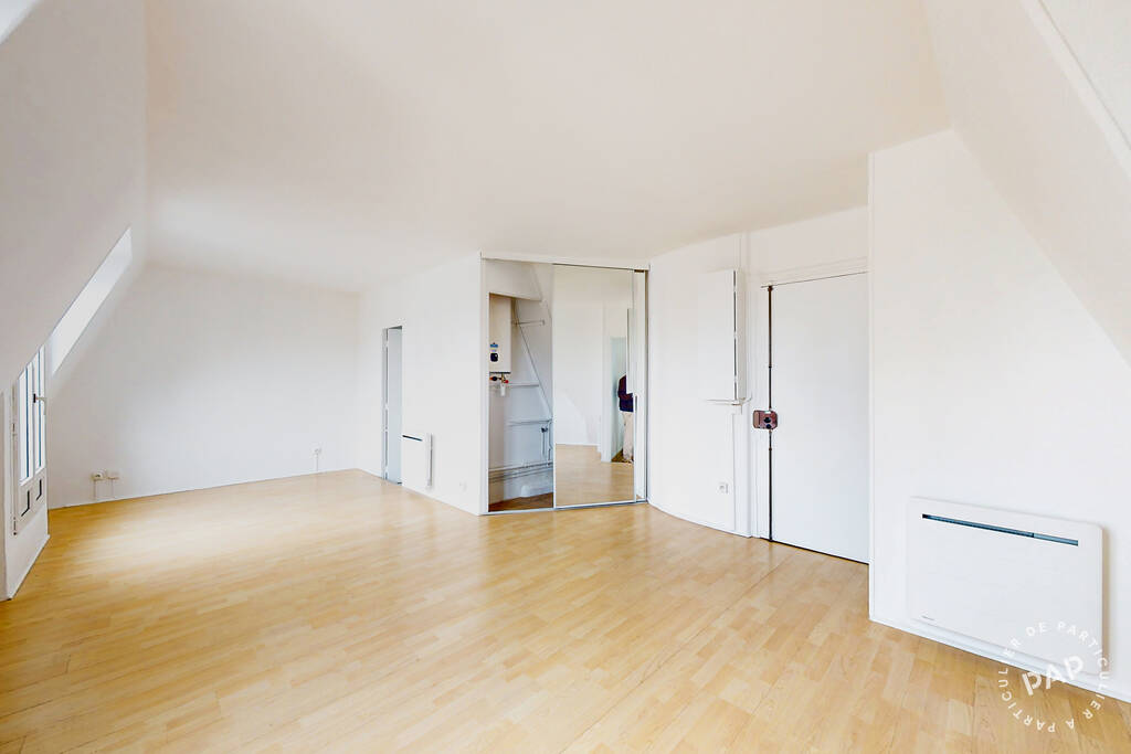 Studio in Paris, France No. 328162