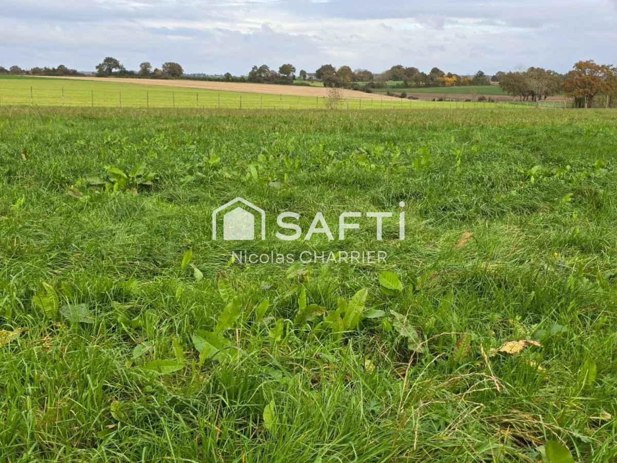  قطعة أرض في Maine-et-Loire, France 300متر مربع رقم 99563