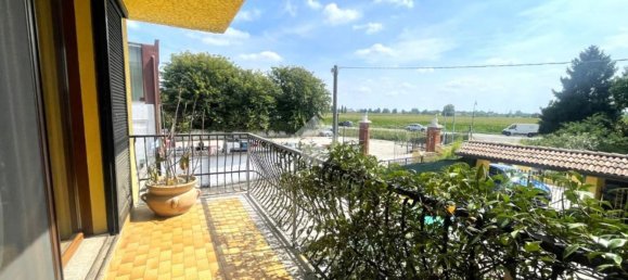 3 rooms Apartment in Vescovato, Italy No. 313857 22