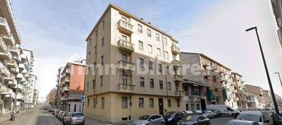 1 bedroom Apartment in Turin, Italy No. 349908 2