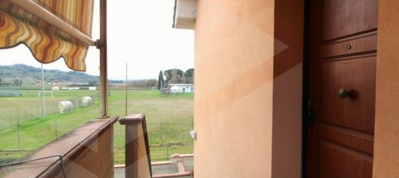 Apartamento de 2 dormitorios en Pontedera, Italy No. 21798 7