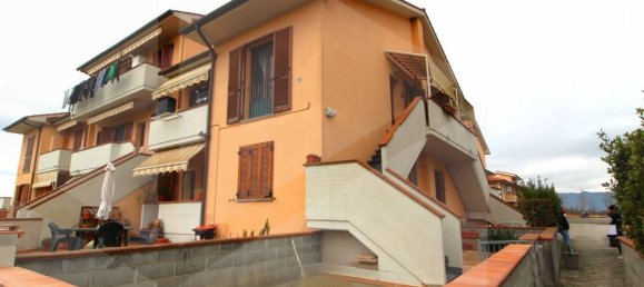 Apartamento de 2 dormitorios en Pontedera, Italy No. 21798 23