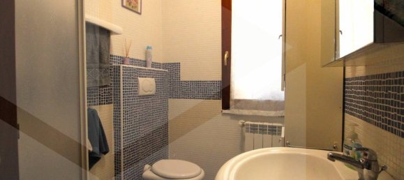 Apartamento de 2 dormitorios en Pontedera, Italy No. 21798 16