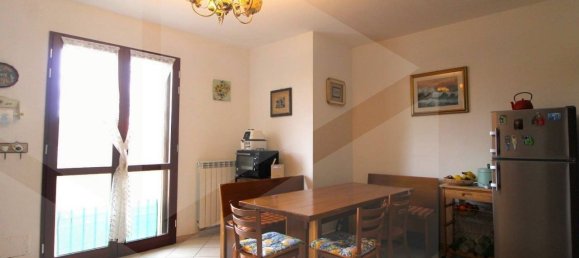 Apartamento de 2 dormitorios en Pontedera, Italy No. 21798 5