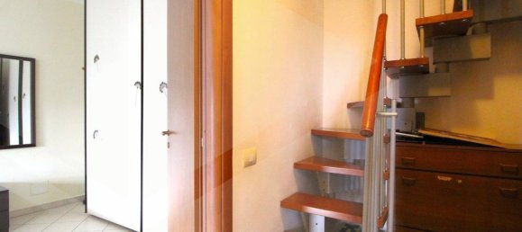 Apartamento de 2 dormitorios en Pontedera, Italy No. 21798 9