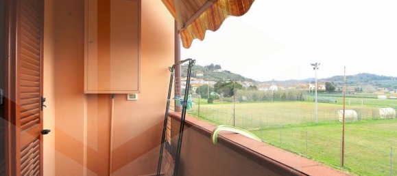 Apartamento de 2 dormitorios en Pontedera, Italy No. 21798 14