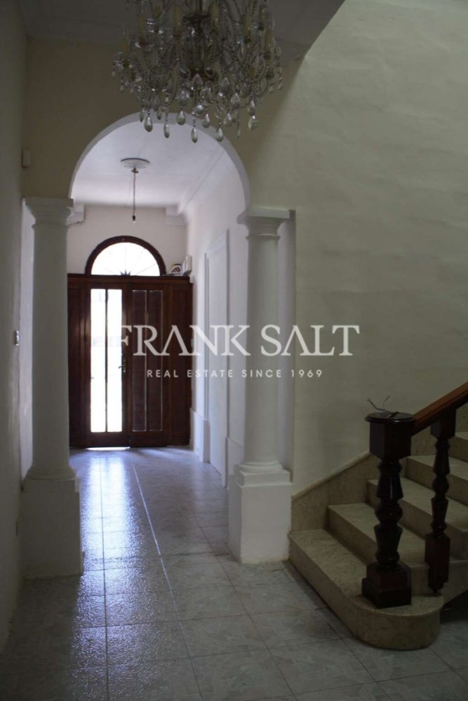 182m² Shop in Birkirkara, Malta No. 12883