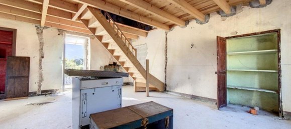 Дом с 3 комнатами в Пери, Франция № 64141 13