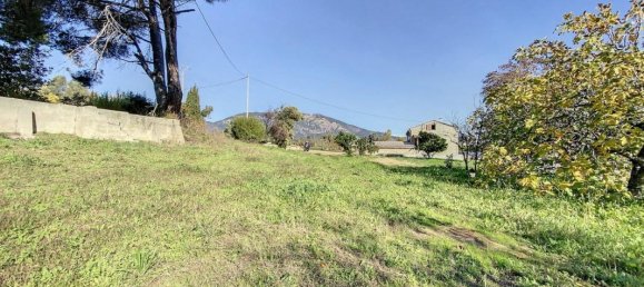 Дом с 3 комнатами в Пери, Франция № 64141 2