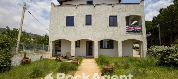 5 bedrooms Villa in Montauro, Italy No. 313159 3