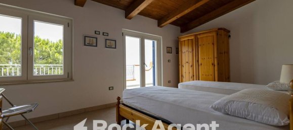 5 bedrooms Villa in Montauro, Italy No. 313159 26