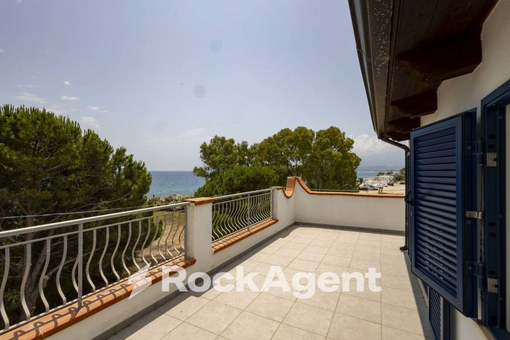 5 bedrooms Villa in Montauro, Italy No. 313159