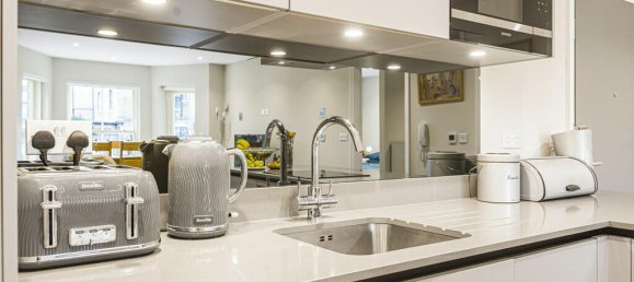 1 bedroom Apartment in Surrey, United Kingdom No. 8590 9