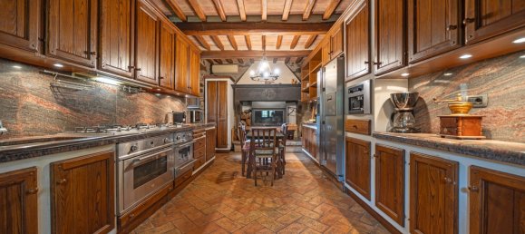 Дом с 6 спальнями в Кортона, Италия № 63296 7