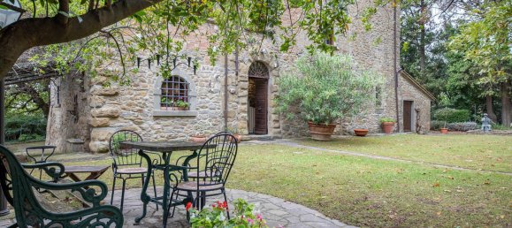 Дом с 6 спальнями в Кортона, Италия № 63296 14