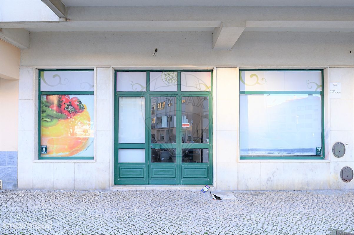 Propriété commerciale à Sintra, Portugal 97m² No. 296144