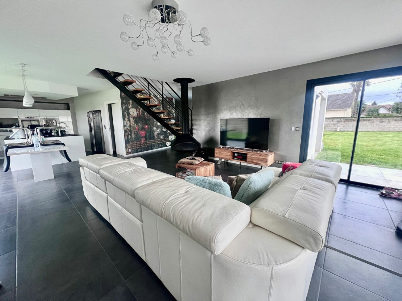 5 bedrooms House in Bordes, France No. 333247