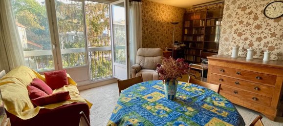 3 bedrooms Apartment in Montreuil, France No. 163729 2