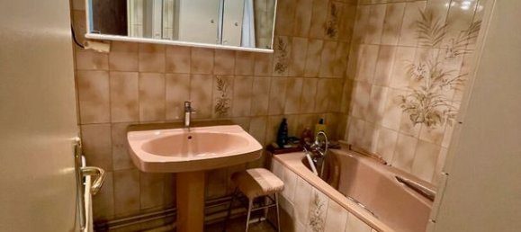 3 bedrooms Apartment in Montreuil, France No. 163729 7