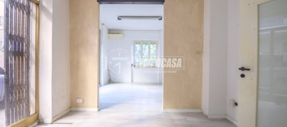 3 rooms Commercial property in Macerata, Italy No. 279335 5