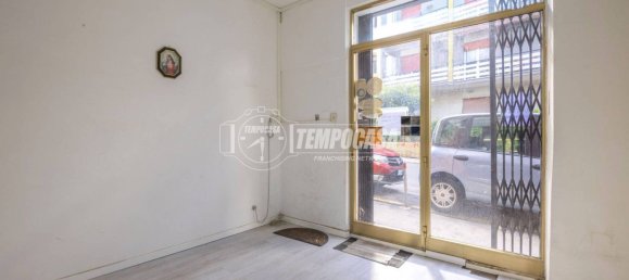 3 rooms Commercial property in Macerata, Italy No. 279335 8