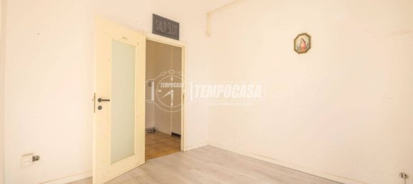 3 rooms Commercial property in Macerata, Italy No. 279335 10