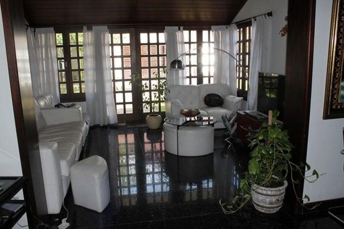 4 bedrooms House in Mar del Plata, Argentina No. 88591