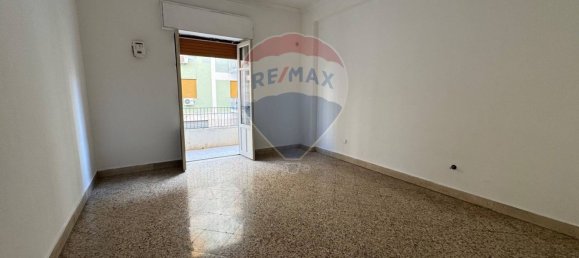4 rooms Apartment in Palermo, Italy No. 272655 7