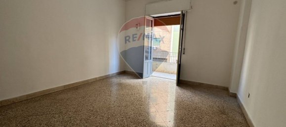 4 rooms Apartment in Palermo, Italy No. 272655 8
