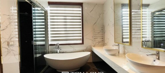 5 chambres Villa à Long Bien, Vietnam No. 738 10