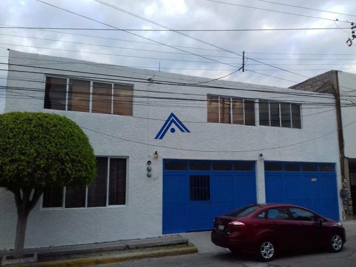 6 bedrooms Building in Queretaro, Mexico No. 200311