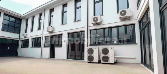 Склад с 3 комнатами в Милан, Италия № 312190 24