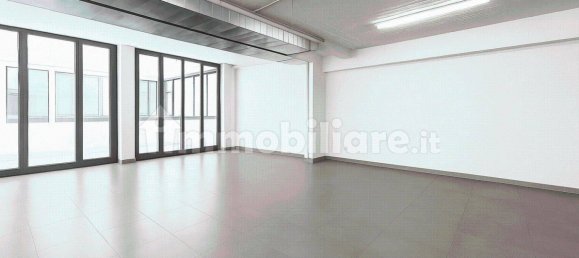 Склад с 3 комнатами в Милан, Италия № 312190 14