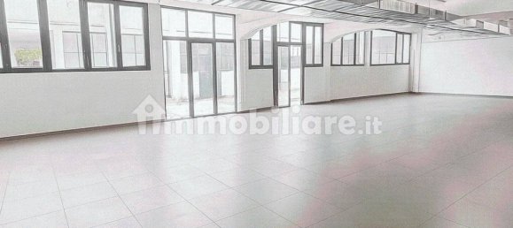 Склад с 3 комнатами в Милан, Италия № 312190 16