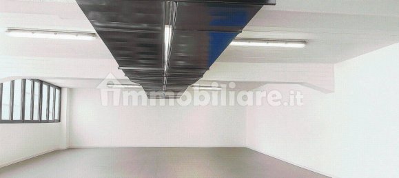 Склад с 3 комнатами в Милан, Италия № 312190 10