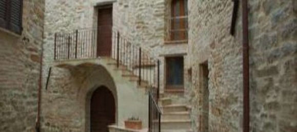 5 rooms Apartment in Marsciano, Italy No. 42958 3