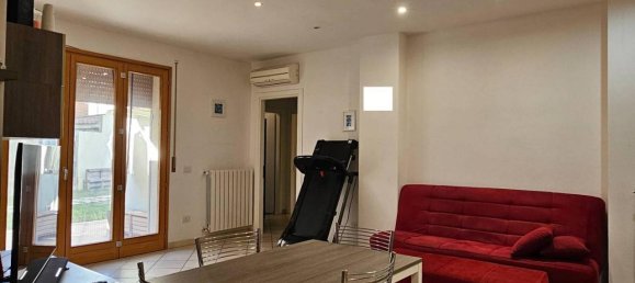 4-salle Appartement à Grosseto, Italy No. 25037 5
