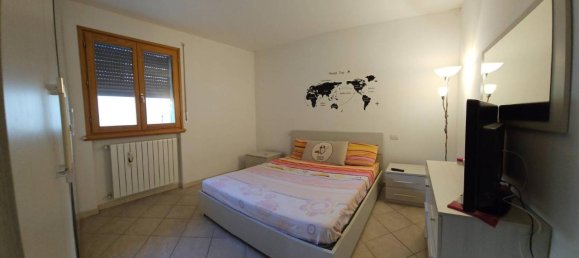4-salle Appartement à Grosseto, Italy No. 25037 7