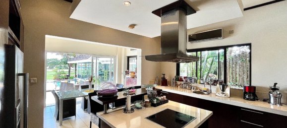 4 bedrooms Villa in Flacq, Mauritius No. 212 16