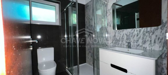 2 Schlafzimmer Wohnung in Porto, Portugal, Nr. 199760 4