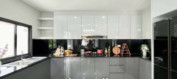 5 bedrooms Villa in Pattaya, Thailand No. 23830 6