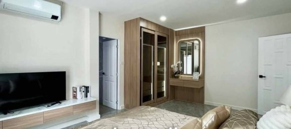 5 bedrooms Villa in Pattaya, Thailand No. 23830 8