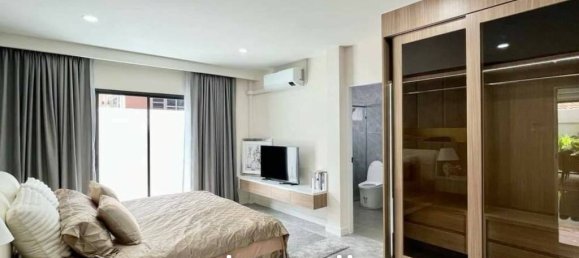 5 bedrooms Villa in Pattaya, Thailand No. 23830 10