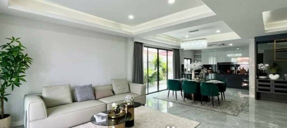 5 bedrooms Villa in Pattaya, Thailand No. 23830 5