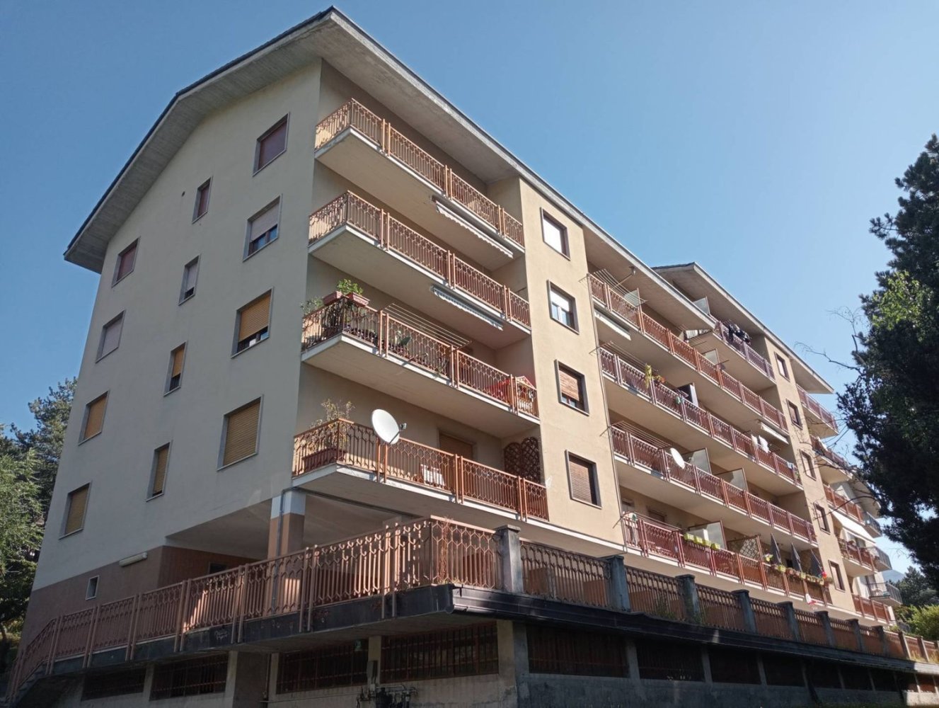 4 Schlafzimmer Wohnung in Aosta, Italy, Nr. 326356