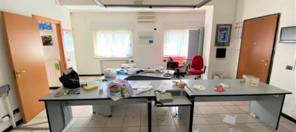 5 rooms Building in Catanzaro, Italy No. 104304 16